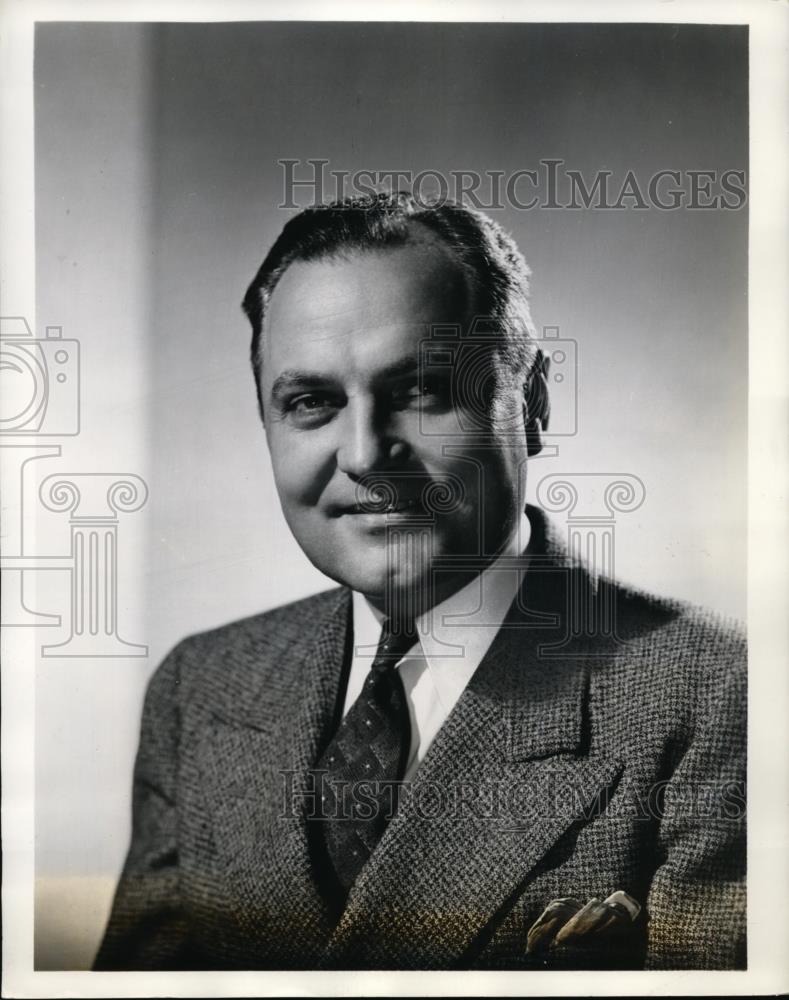 1940 Press Photo Lee D Cosart sales manager for Dodge Brothers trucks - Historic Images