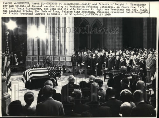 1969 Wire Photo Family and friends of Dwight D. Eisenhower pay his tribute - Historic Images