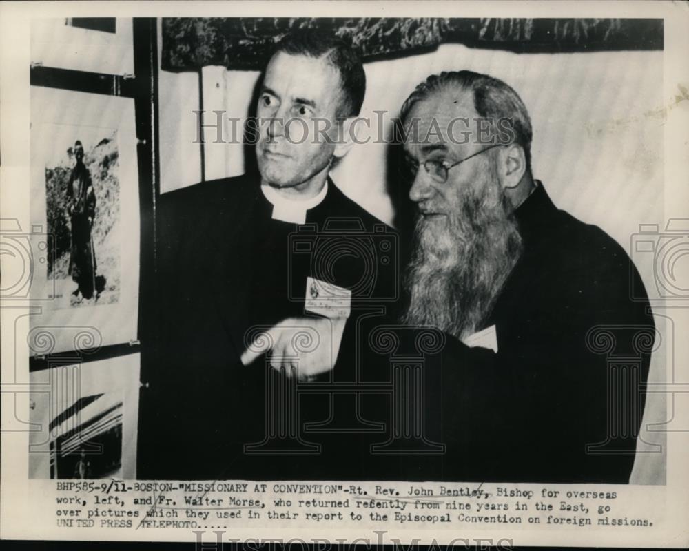 1952 Press Photo Rt Rev John Bentley & Fr Walter Moses in Boston Massachusetts - Historic Images