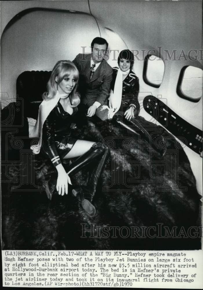 1970 Wire Photo Hefner arrived at Hollywood-Burbank airport - cvw13597 - Historic Images