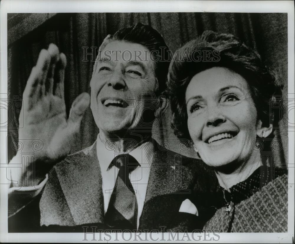 Press Photo California Governor Ronald Reagan & wife Nancy - nee86600 - Historic Images