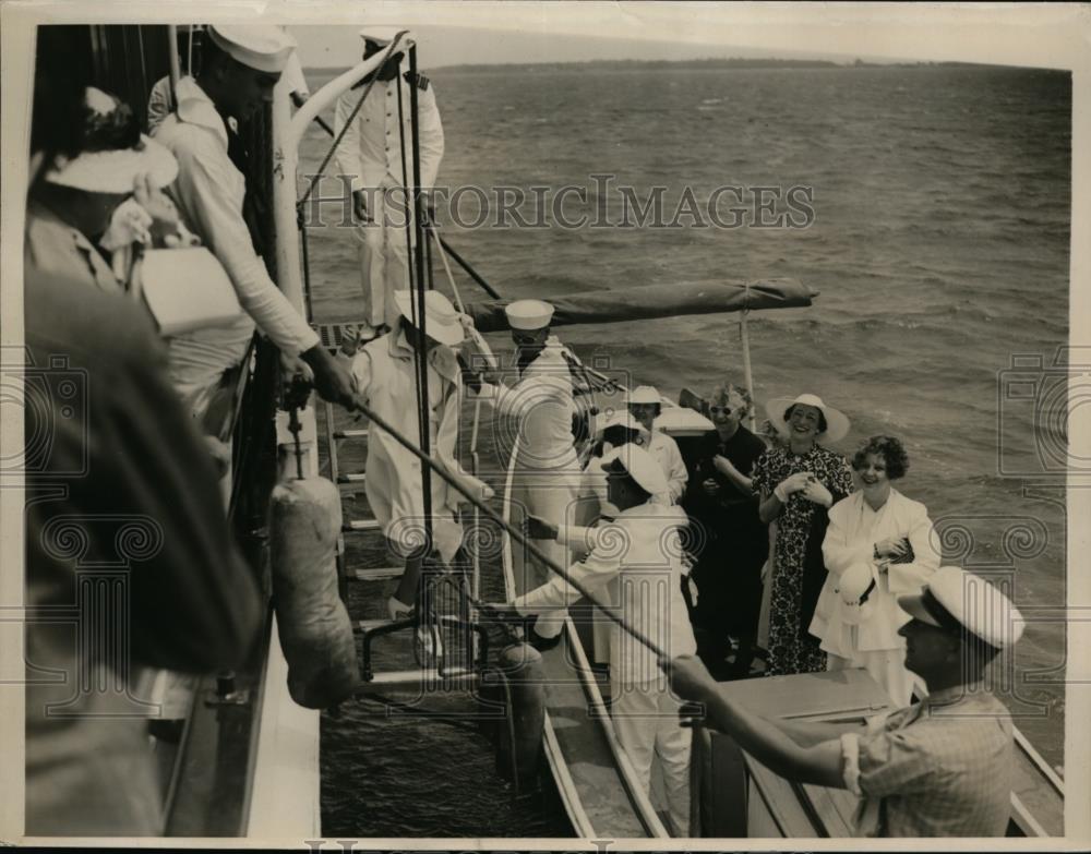 1937 Press Photo Wives and Relatives of Senator and Cabinets at Island Luncheon - Historic Images