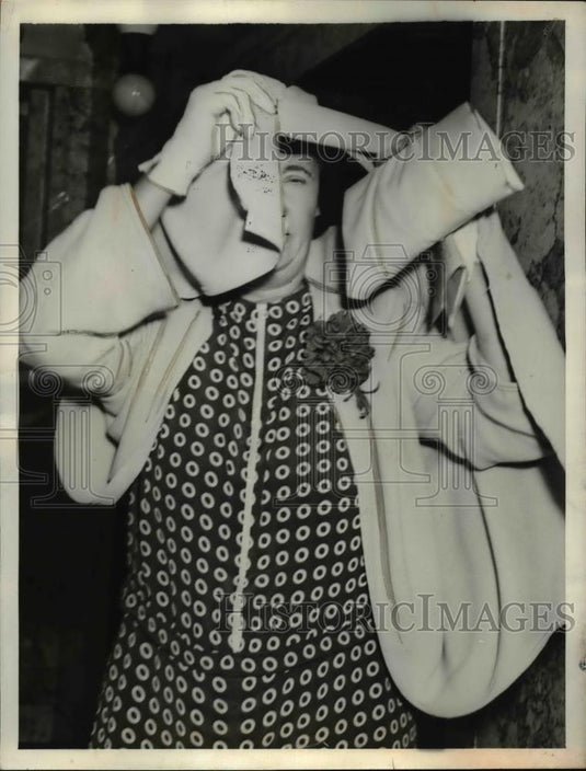 1938 Press Photo Mrs Anna Laura Barnett wido of world's richest Indian in LA CA - Historic Images