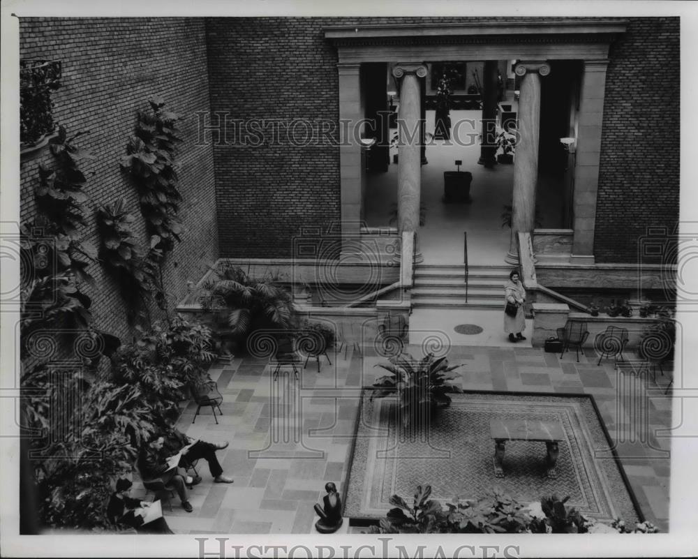 1966 Press Photo Garden Court of the Cleveland Museum of Art - cva97023 - Historic Images