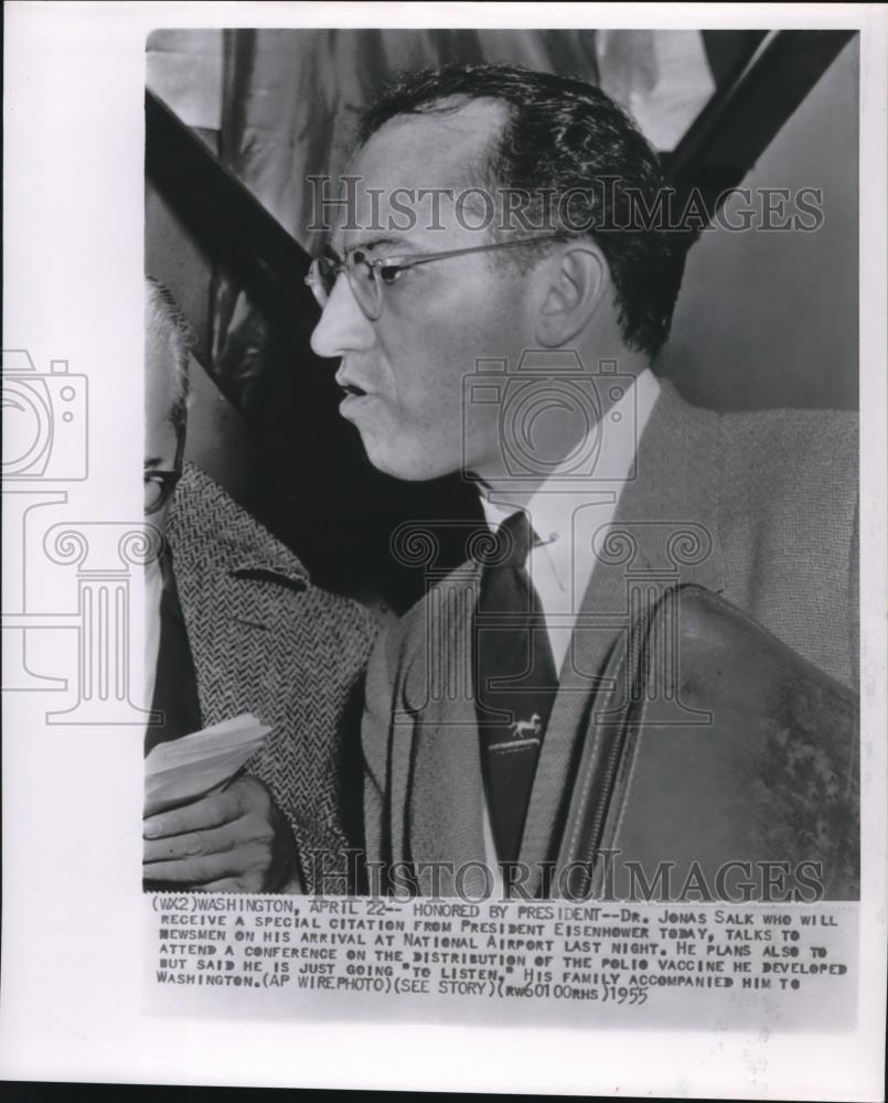 1955 Wire Photo Dr. Jonas Salk receives special citation from Pres. Esenhower - Historic Images