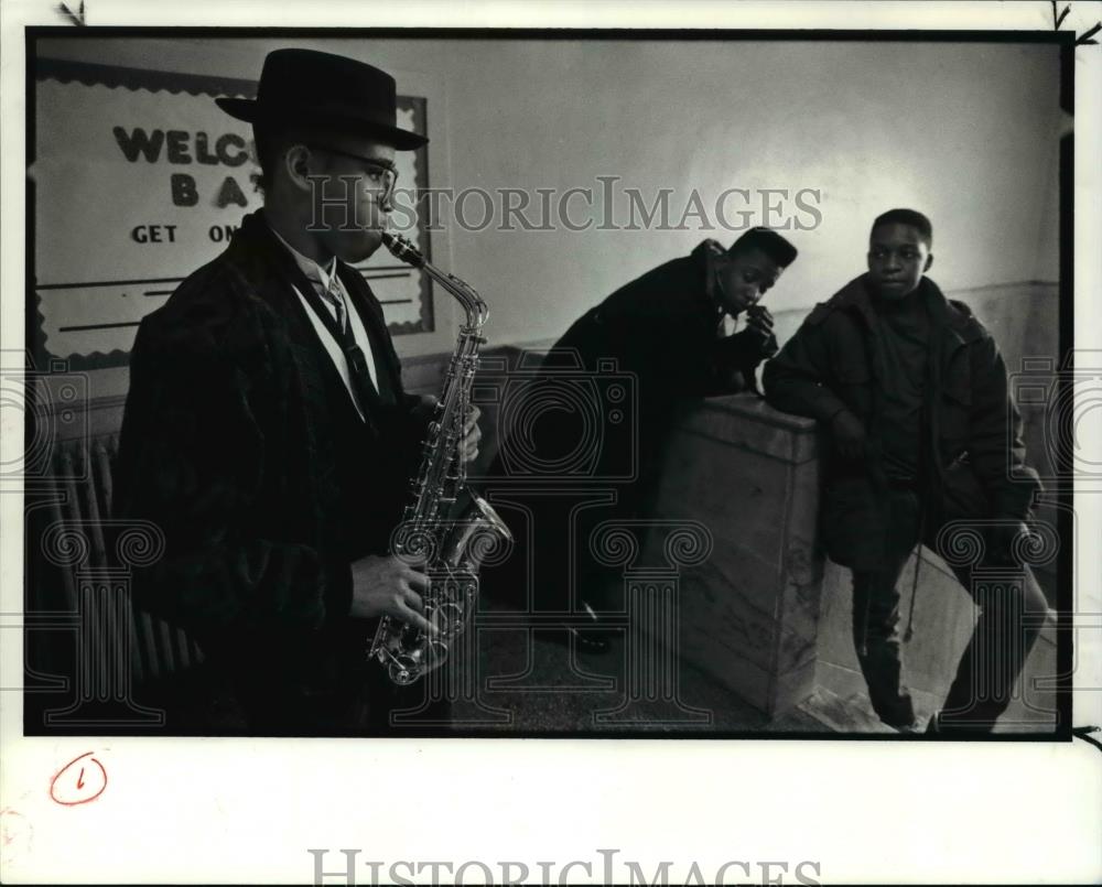 1990 Press Photo Cleveland School of Arts students, Demond Carter and Jakarta - Historic Images