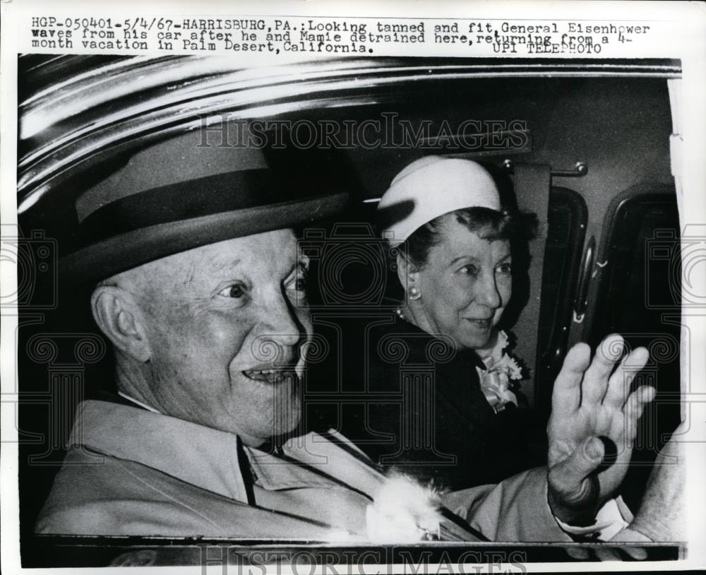 1967 Press Photo General Eisenhower &amp; wife Mamie at Harrisburg PA vacation - Historic Images