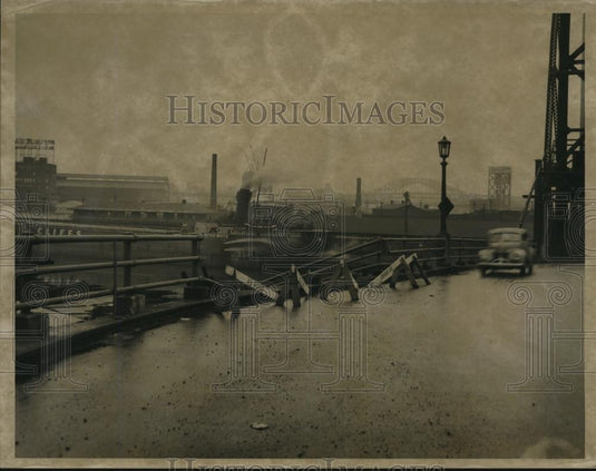 1952 Press Photo Scranton Hill ramp near Eagle where car went through rail - Historic Images