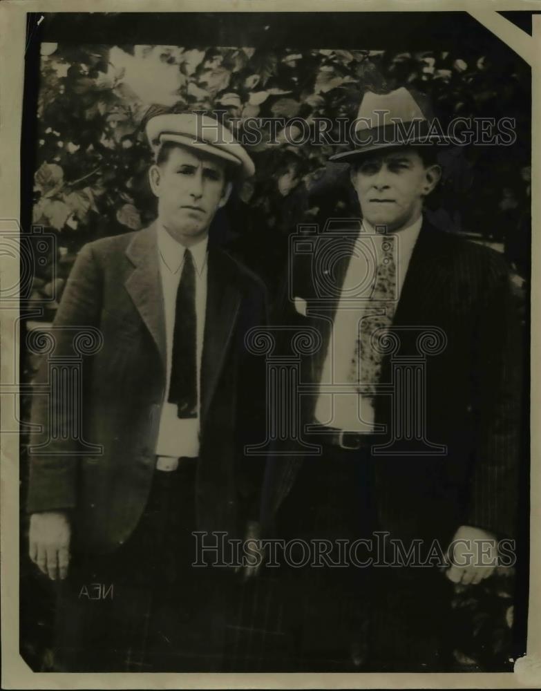 1930 Press Photo George W Moore on right &amp; Robert Baker Sheriff - nee85984 - Historic Images
