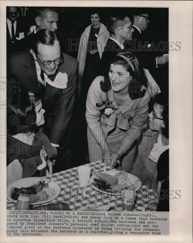 1964 Wire Photo Luci Baines Johnson, chats with Sen. Phil Hart and Nancy Cain - Historic Images