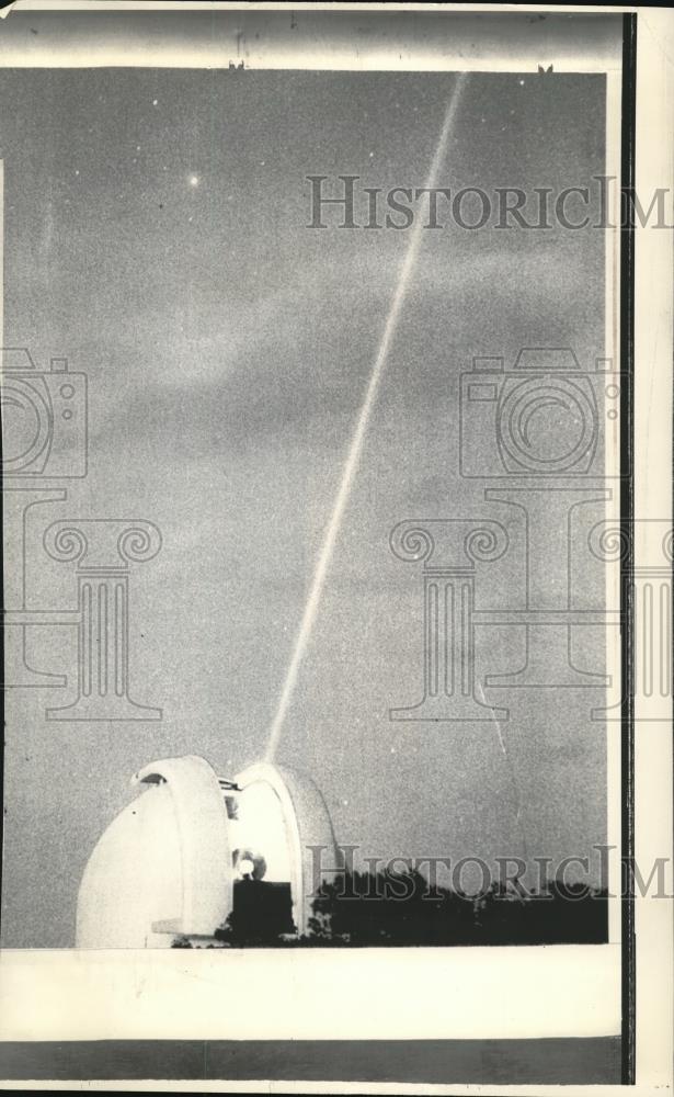 1969 Wire Photo A Bluishgreen Light Fired at the Moon by University of Texas - Historic Images