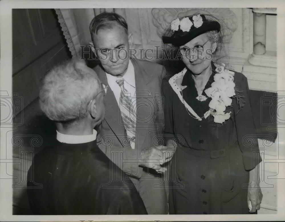 1943 Press Photo Lex Pouitte, Mrs T Boyer childhood sweethearts wed in St Louis - Historic Images