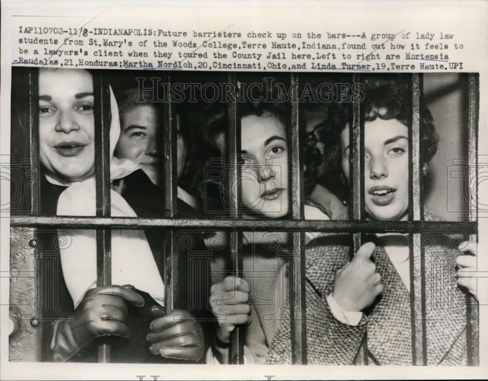 1959 Press Photo Students of St.Mary of the Woods College toured in Countu Jail - Historic Images