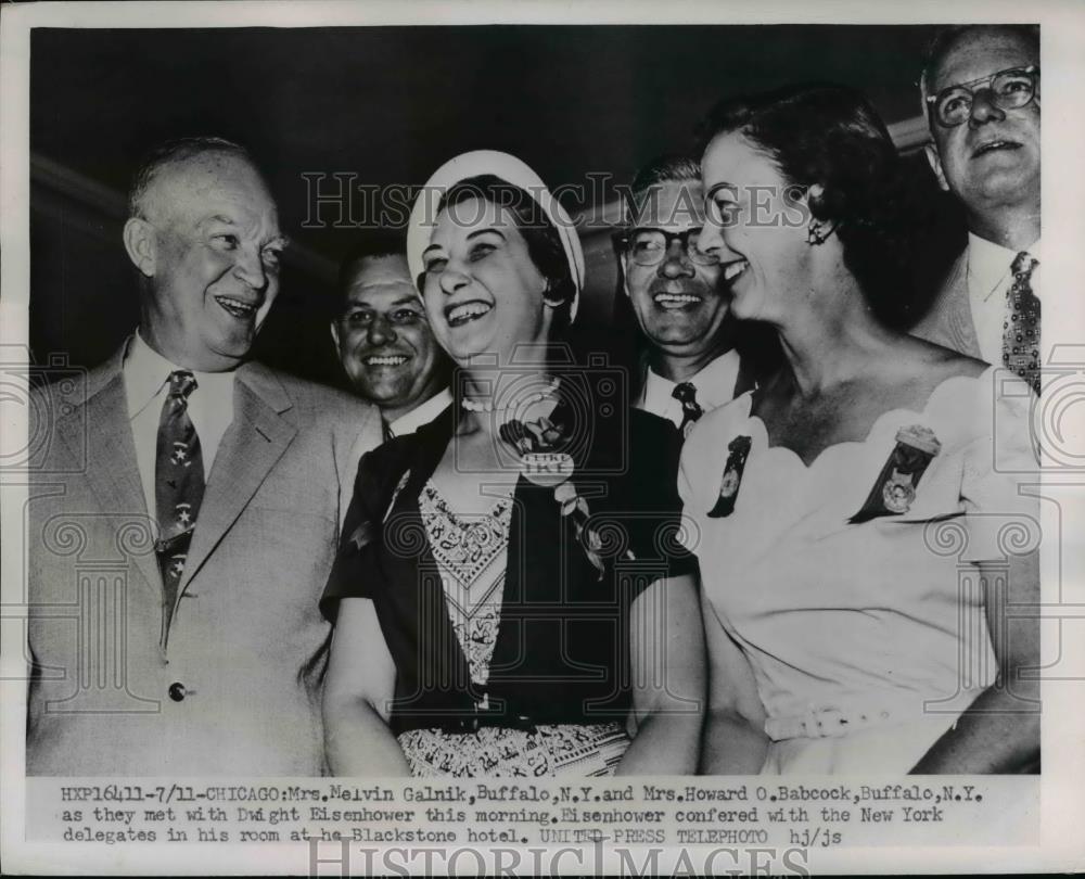 1952 Press Photo General Dwight Eisenhower,Mrs Howard Babcock,Mrs Mel Galnik - Historic Images