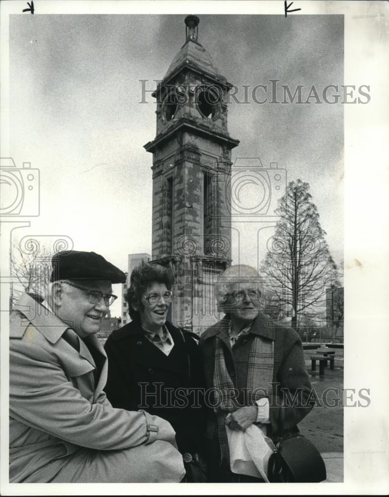 1984 Press Photo Cudell Improvement Assoc.at Bell Tower West Blvd. - cva94615 - Historic Images