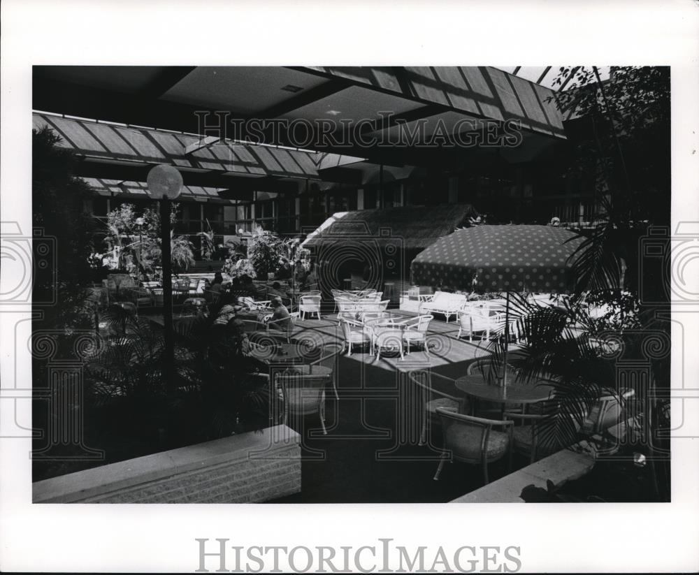 1976 Press Photo The Sheraton Hotel Aurora - cva89245 - Historic Images