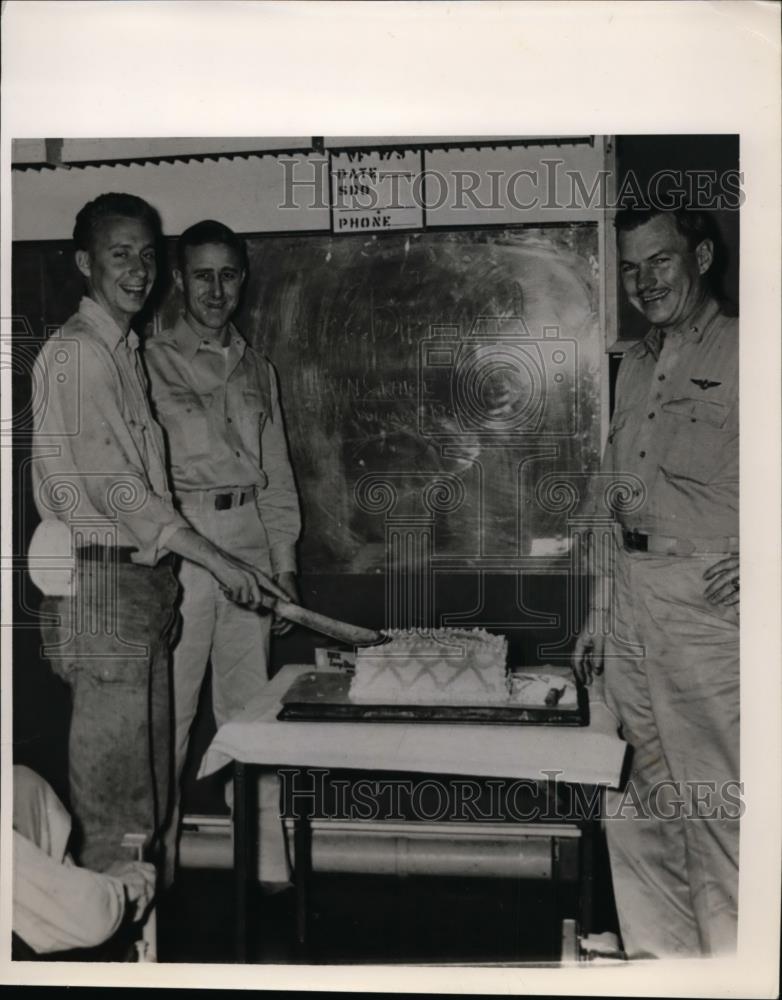 1954 Press Photo John Craigie cutting his Birthday cake - nee87210 - Historic Images