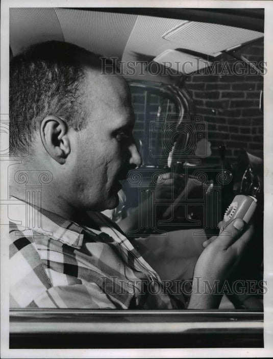 1961 Press Photo Dr. David Caul talking into dictating and transcribing machine - Historic Images
