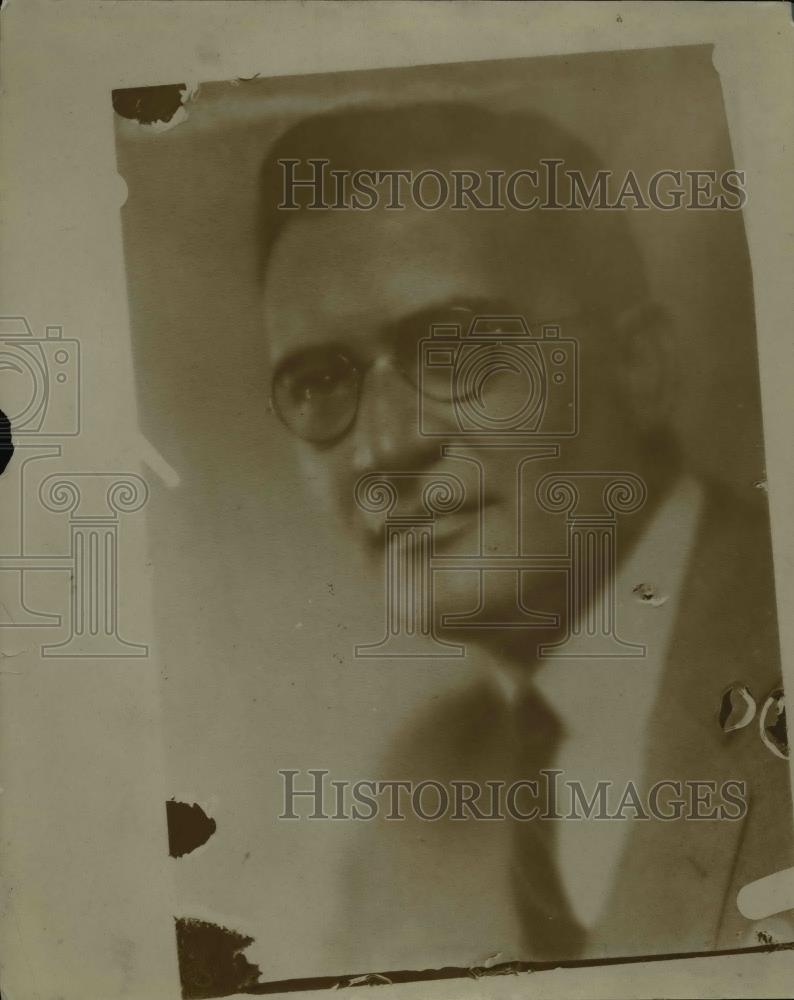 1925 Press Photo Walter R Strong in his business suit - nee86173 - Historic Images