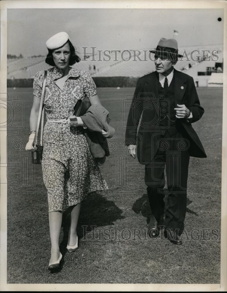 1938 Press Photo Mrs Thomas Hitchcock Jr and Father Thomas Hitchcock Sr. - Historic Images
