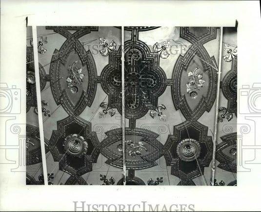 1985 Press Photo Van Sweringen ceiling located in the Midland Bldg - cva84783 - Historic Images