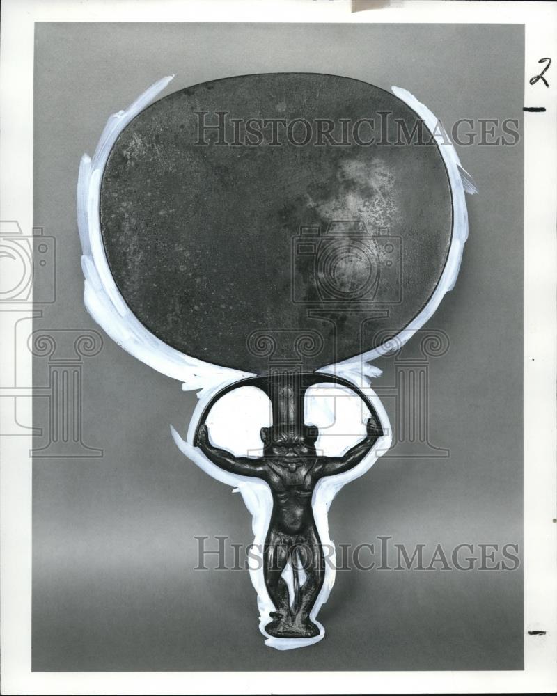 1986 Press Photo Standing Mirror with Handle in the Form of the God Bes - Historic Images