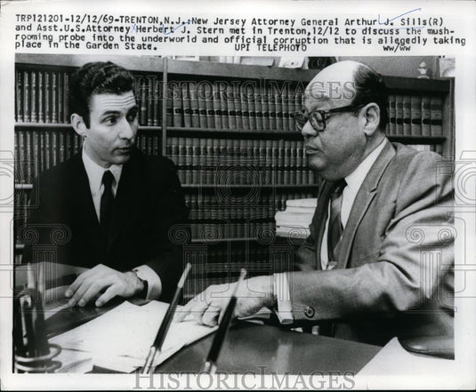 1969 Press Photo NJ Atty General Arthur Sills & Asst Atty General Herbert Stern - Historic Images