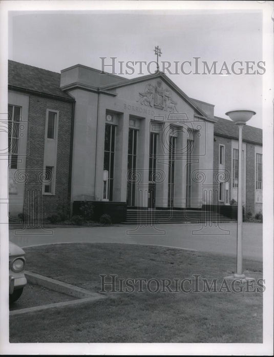 Press Photo Entrance to Borromeo Seminary in Bishop & Euclid Ave - cva92844 - Historic Images