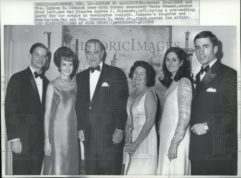 1969 Wire Photo Former Pres.&amp; Mrs.Lyndon B.Johnson Pose with Sec.Marie Fehmer - Historic Images