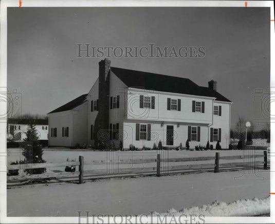 1971 Press Photo Shaw in Aurora - cvb00977 - Historic Images