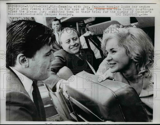 1966 Press Photo Candace Mossler Looks Her Nephew Melvin Lane Powers - nee85017 - Historic Images
