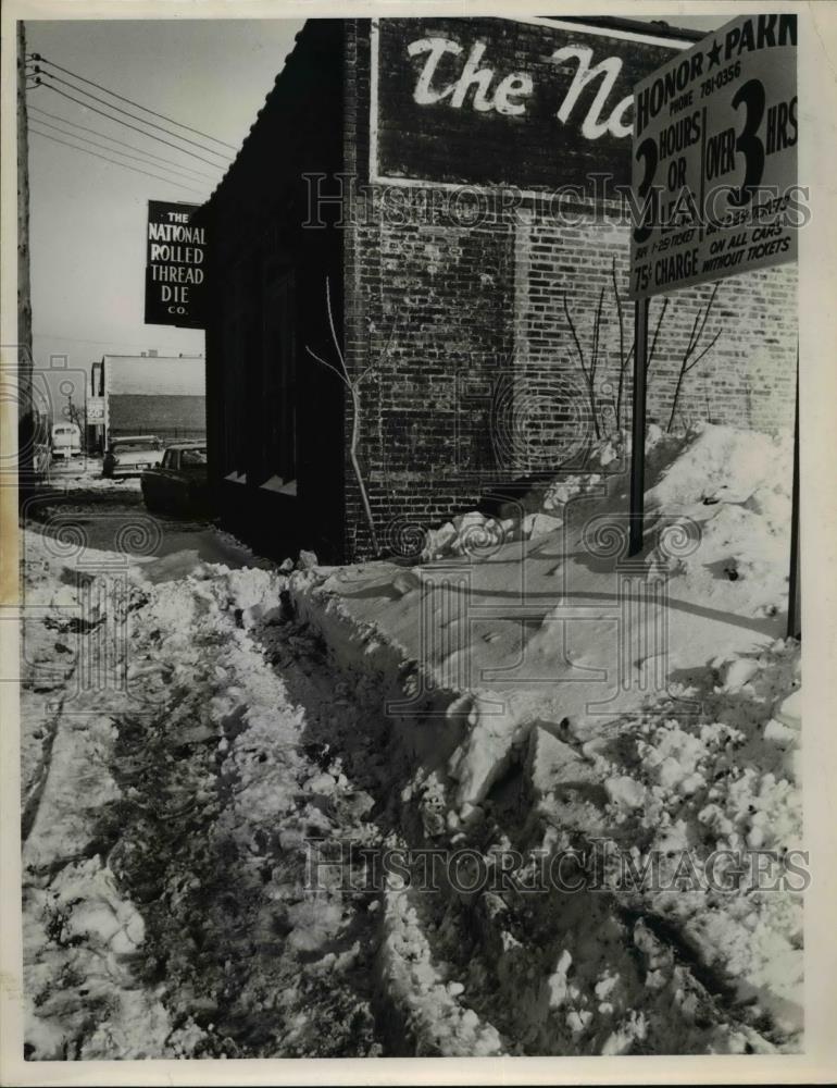 1965 Press Photo Honor Parking Lot and National Thread on Rockwell East of 14th. - Historic Images