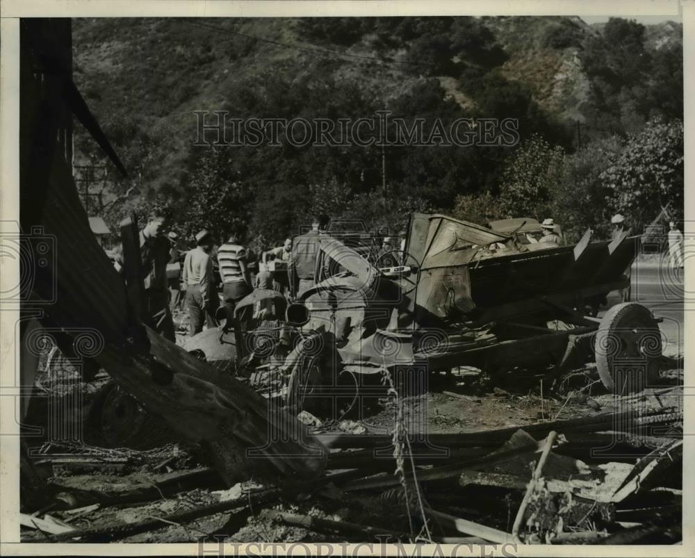 1940 Press Photo Two truck collision that killed 7 at San Fernando Valley CA - Historic Images