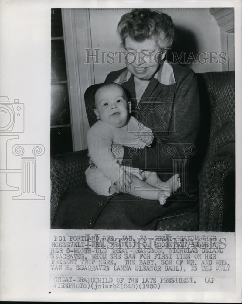1950 Wire Photo Mrs. Roosevelt 1st time to saw her 5 months old great grandson - Historic Images