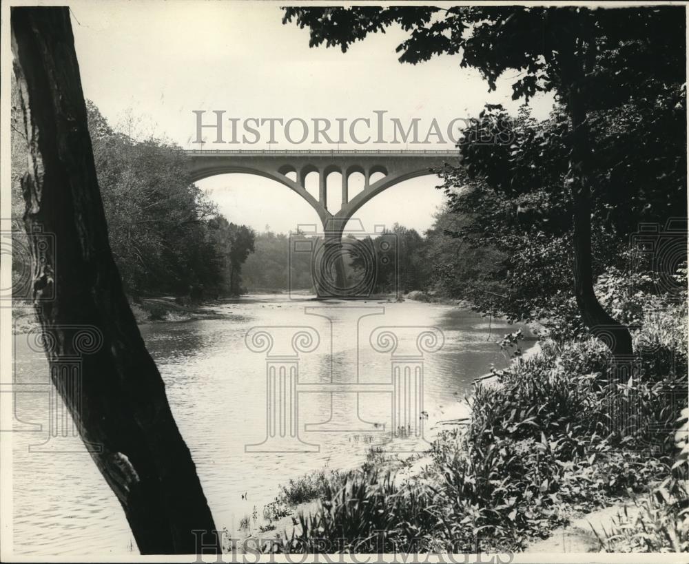 1931 Press Photo View along Rocky River with Hilliard Road Bridge in background - Historic Images