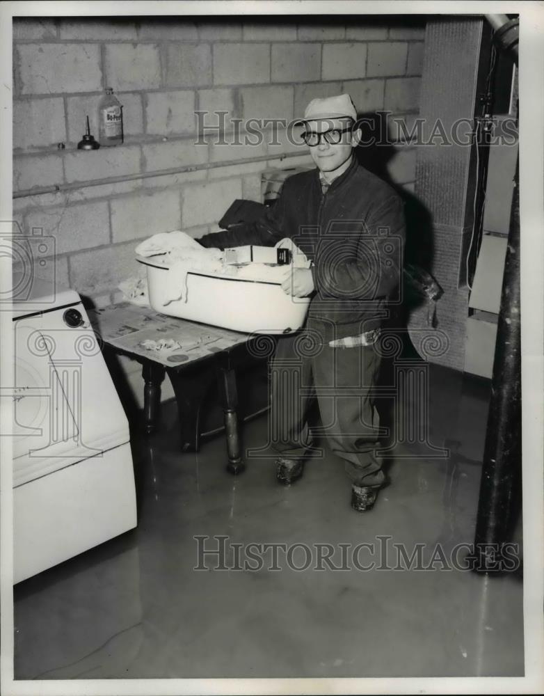 1959 Press Photo Joe Jacin doing laundry at a Cleveland Ohio home - nee85817 - Historic Images