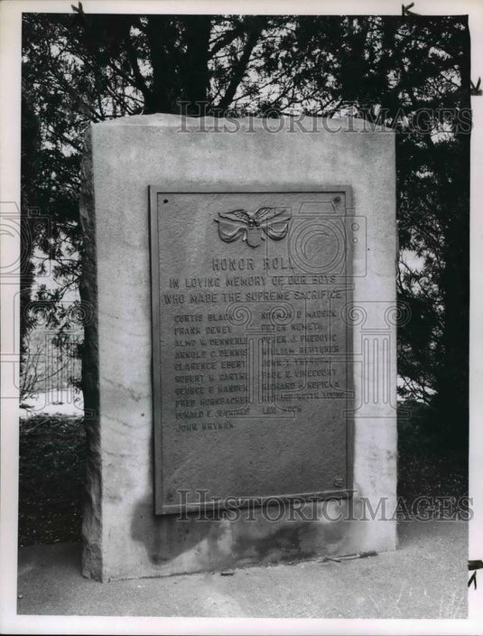 1965 Press Photo Honor Roll at the North Olmsted Park - cvb03857 - Historic Images