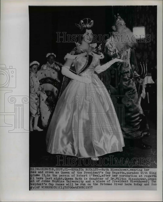 1957 Wire Photo Ruth Eisenhower, as Queen of the President's Cup Regatta. - Historic Images