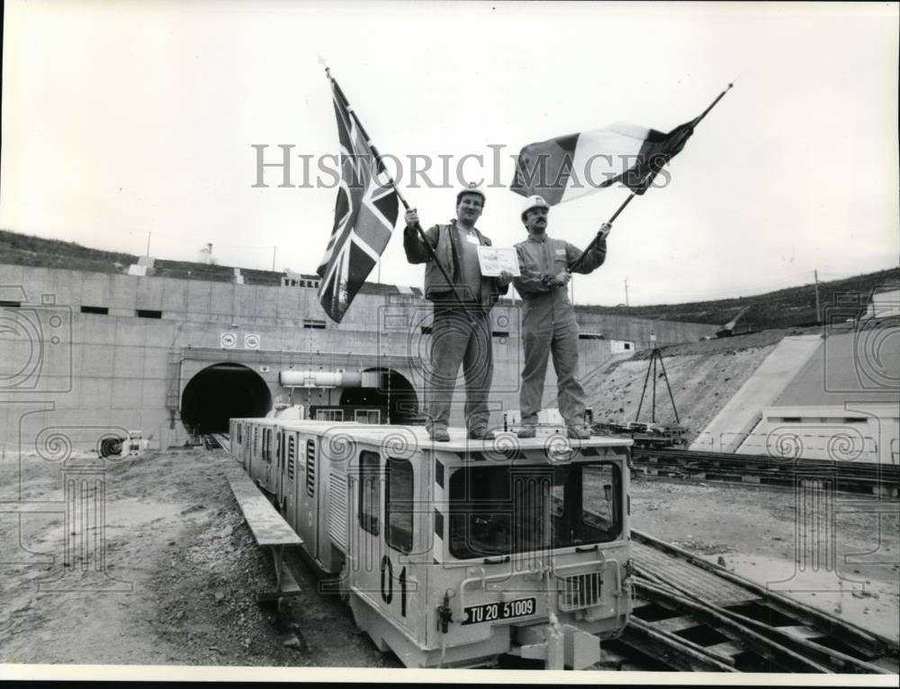 1990 Press Photo  Roy West, left, Philippe Dumont at Channel Tunnel  - cva99891 - Historic Images
