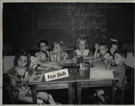 1947 Press Photo Shift one, Mark Twain Kindergarten - cva80411 - Historic Images