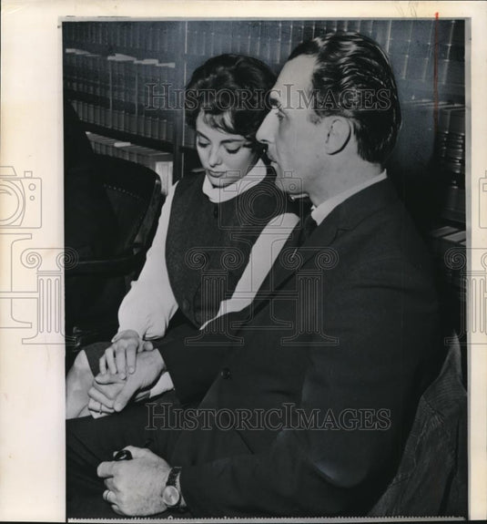 1965 Wire Photo Omaha TV sportscaster Omaha Johnson and his wife, Nancy - Historic Images