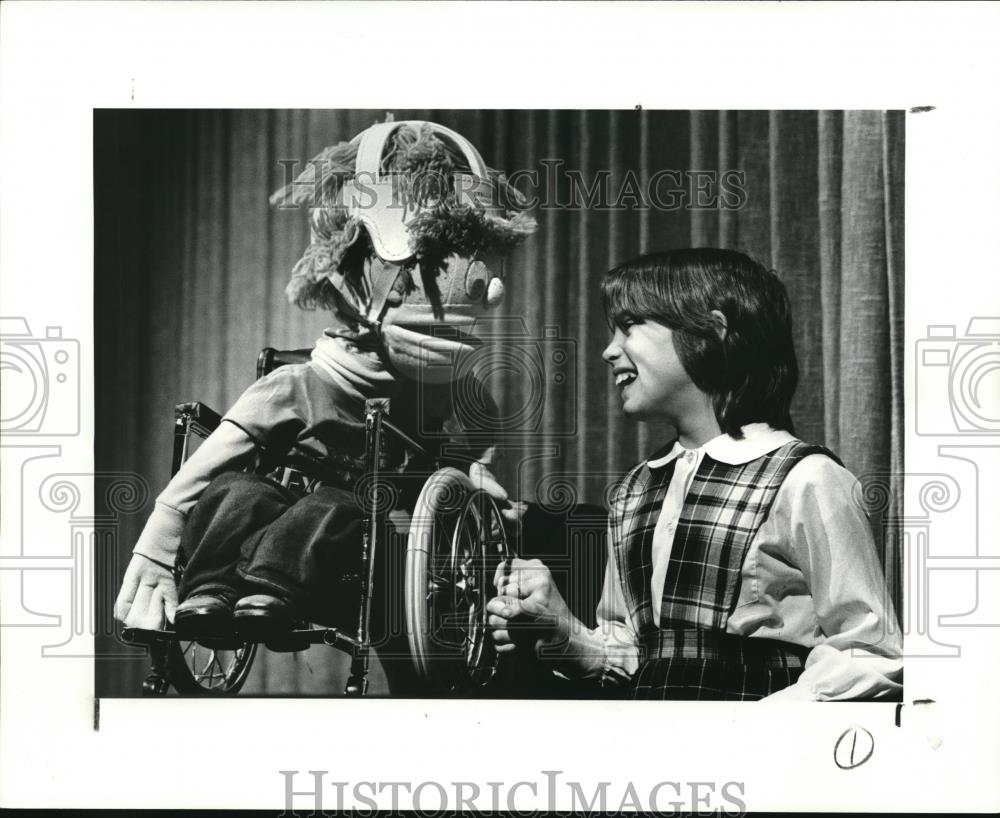 1985 Press Photo Cleveland Health Ed. Museum, St. Clements School Puppets - Historic Images