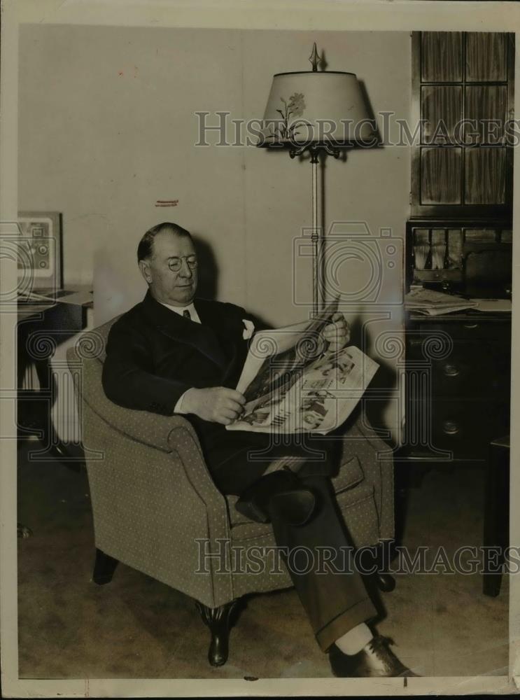 1935 Press Photo Col. Frank Knox Shown In His Office At Washington, D.C. - Historic Images