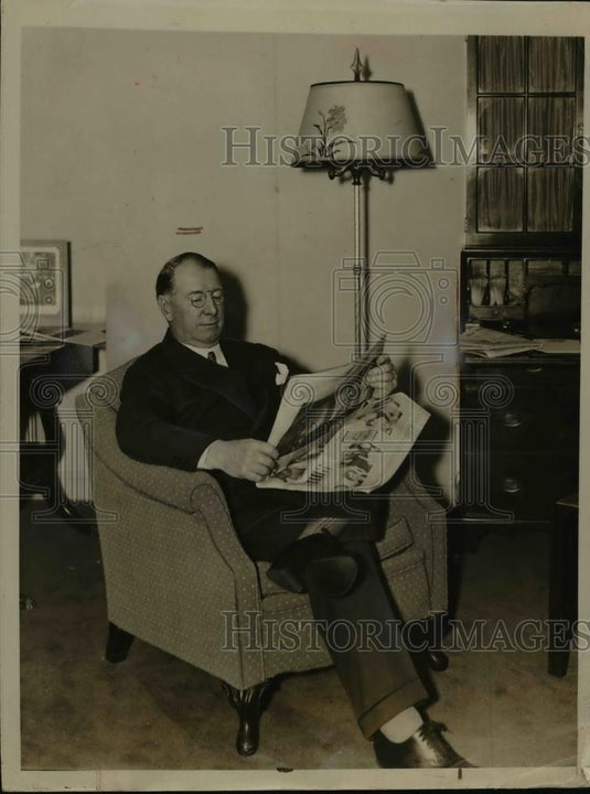 1935 Press Photo Col. Frank Knox Shown In His Office At Washington, D.C. - Historic Images