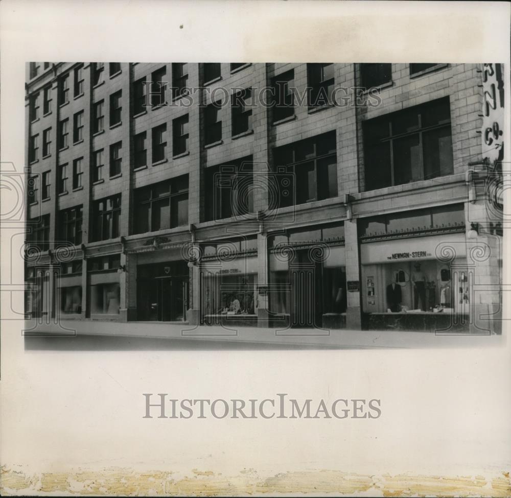 1947 Press Photo The Morgue store - cva95647 - Historic Images