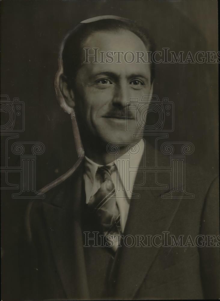 1929 Press Photo George Warle of WOR radio in Newark New Jersey - nee85866 - Historic Images