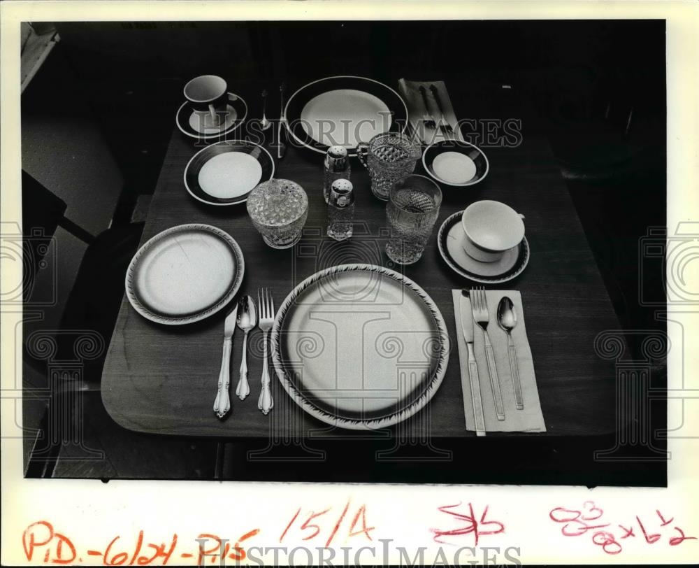 1979 Press Photo Examples of table setting sold to restaurants - cva80179 - Historic Images
