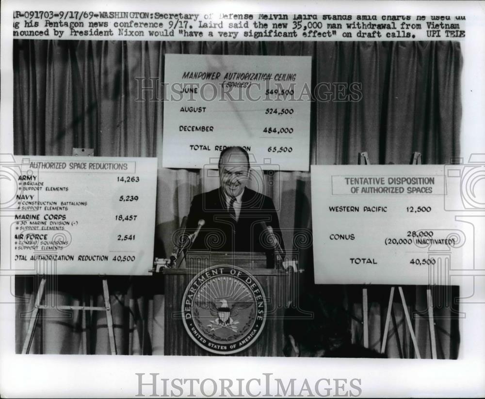 1969 Press Photo Defense Secretary Melvin Laird Pentagon news conference - Historic Images