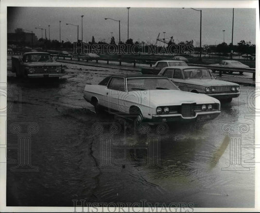 1972 Press Photo High Water East 9 & Shoreway - Hurricane Agnes  - cvb03814 - Historic Images