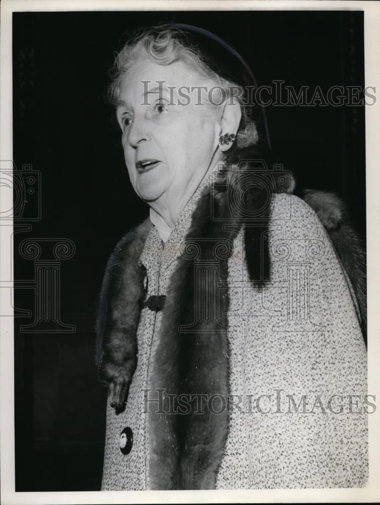 1961 Press Photo Mrs James Berry of Cleveland Ohio - nee87721 - Historic Images